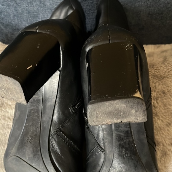 Classic black boots - Picture 4 of 7